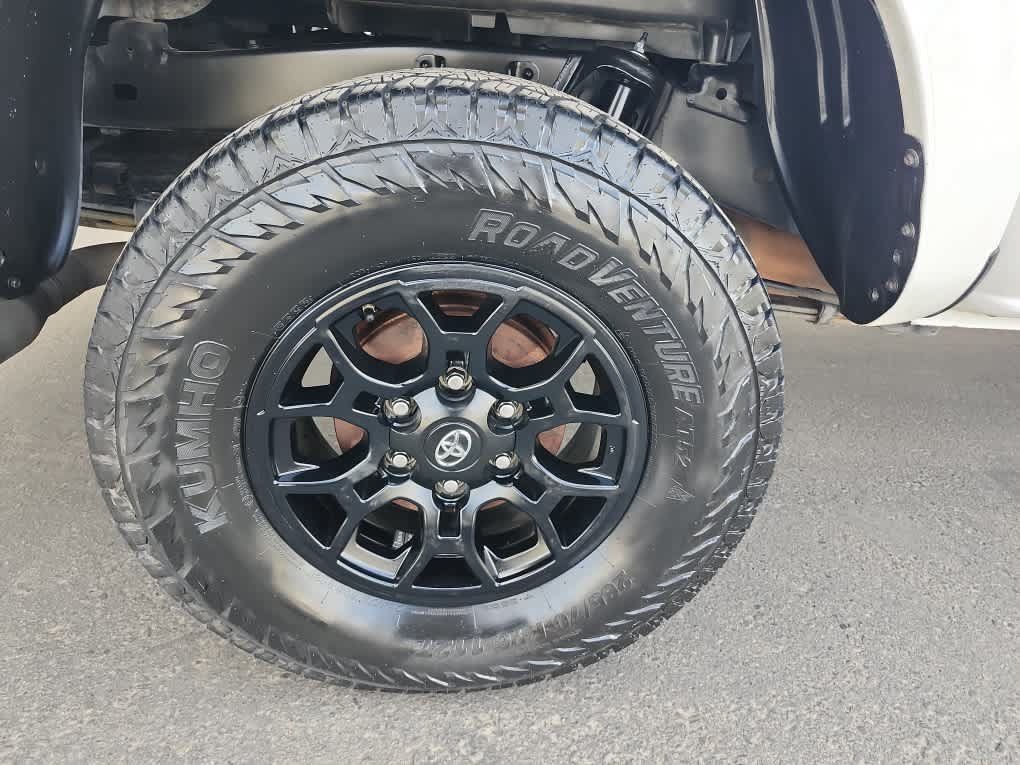 Used 2020 Toyota Tacoma SR AWD/4WD image 9