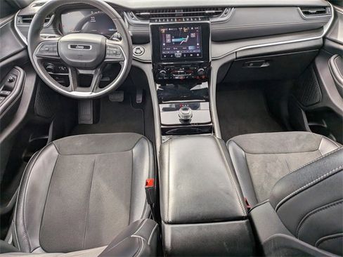 Certified 2023 Jeep Grand Cherokee Altitude image 16