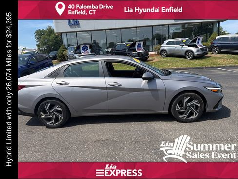 Used 2024 Hyundai Elantra Limited FWD image 2