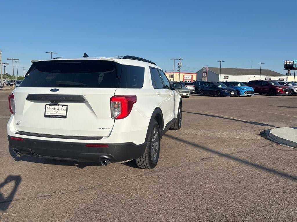 Used 2021 Ford Explorer XLT w/ Equipment Group 202A AWD/4WD image 5