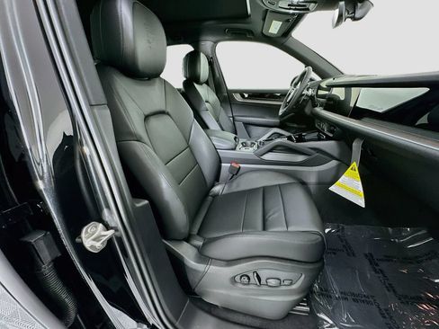 New 2026 Porsche Cayenne S AWD/4WD image 30