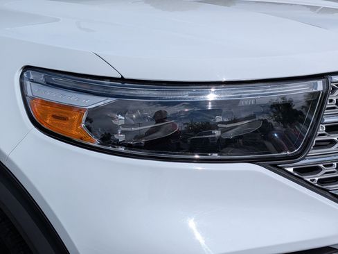 Used 2023 Ford Explorer Limited image 11