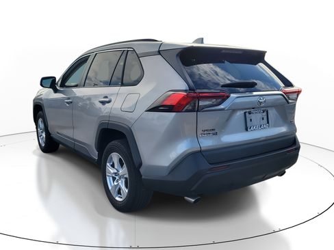 Used 2020 Toyota RAV4 XLE image 5