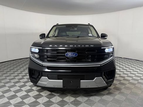 Used 2025 Ford Expedition Platinum AWD/4WD image 5