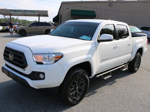 Used 2023 Toyota Tacoma SR5 w/ Technology Package AWD/4WD image 1