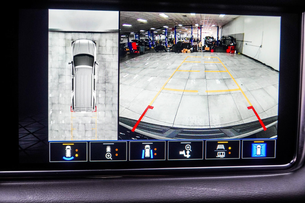 Used 2023 GMC Yukon Denali AWD/4WD image 28