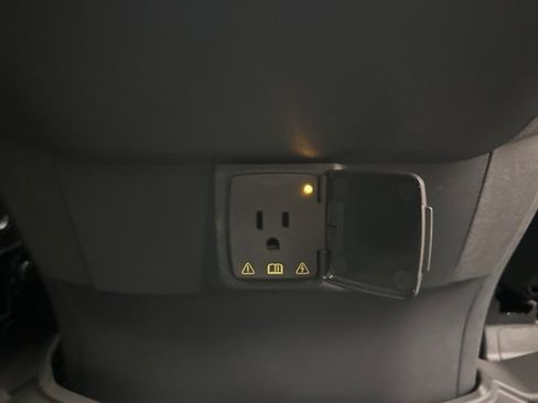 New 2025 Ford Expedition Active image 49