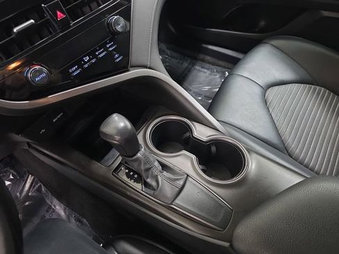 Used 2021 Toyota Camry SE FWD image 25
