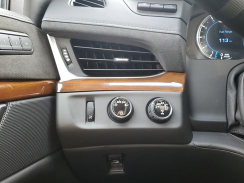 Used 2019 Cadillac Escalade Premium Luxury image 18