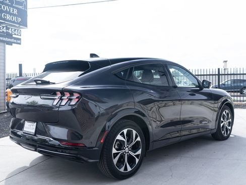 Used 2022 Ford Mustang Mach-E Premium image 9