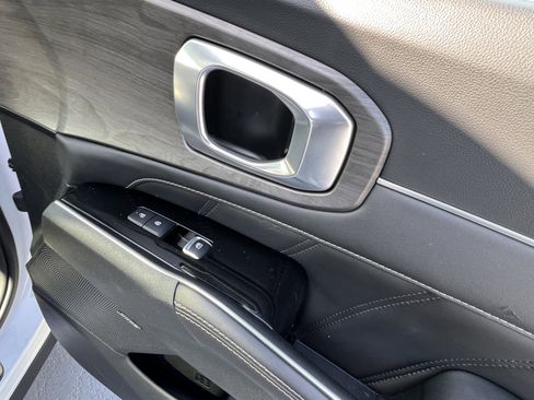 Certified 2024 Kia Sorento SX Prestige image 16