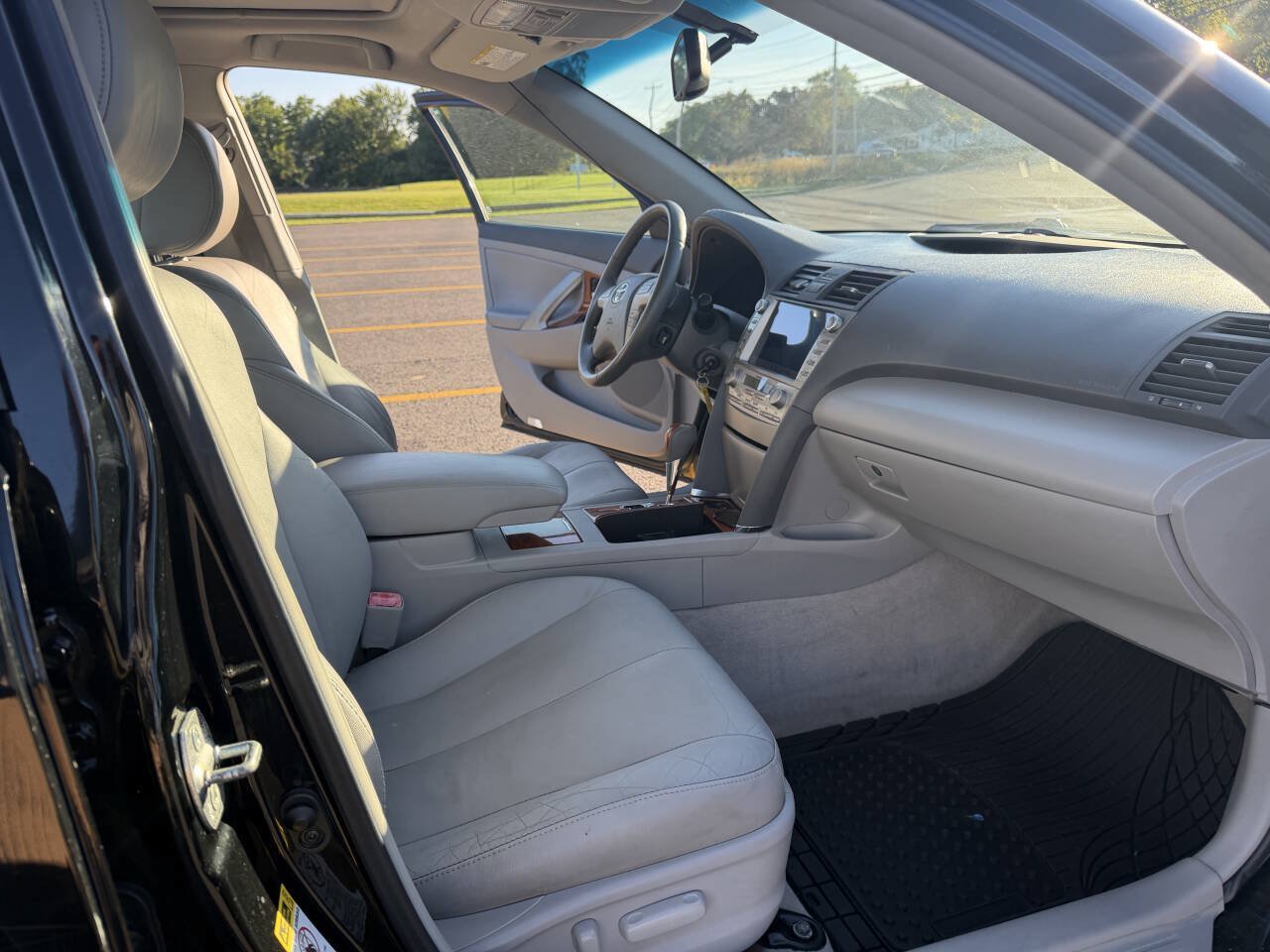 Used 2010 Toyota Camry XLE FWD image 13