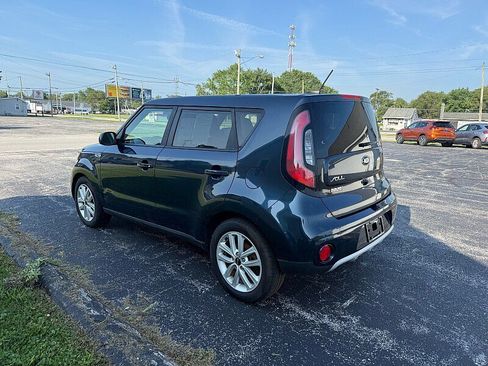 Used 2019 Kia Soul + FWD image 5