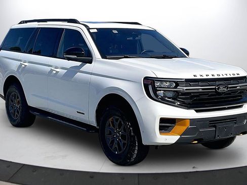 Used 2025 Ford Expedition Tremor AWD/4WD image 2
