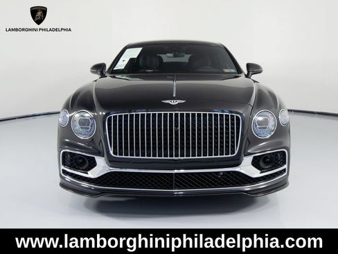 Used 2024 Bentley Flying Spur V8 AWD/4WD image 2