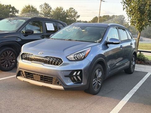 Used 2020 Kia Niro EX FWD image 3