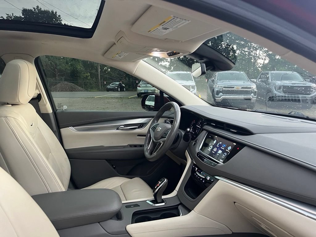 Used 2018 Cadillac XT5 Luxury w/ Driver Awareness Package FWD image 37