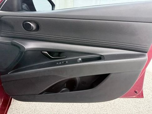 Used 2025 Hyundai Elantra Sport FWD image 16