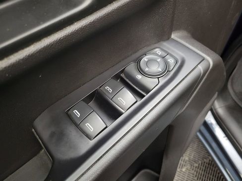 Used 2020 Chevrolet Silverado 1500 Custom w/ Custom Value Package image 11