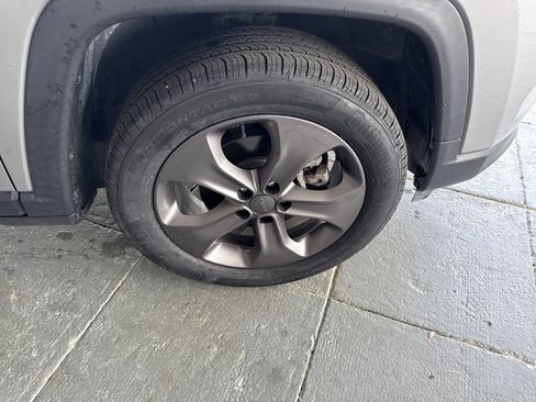 Used 2022 Jeep Compass Latitude image 12