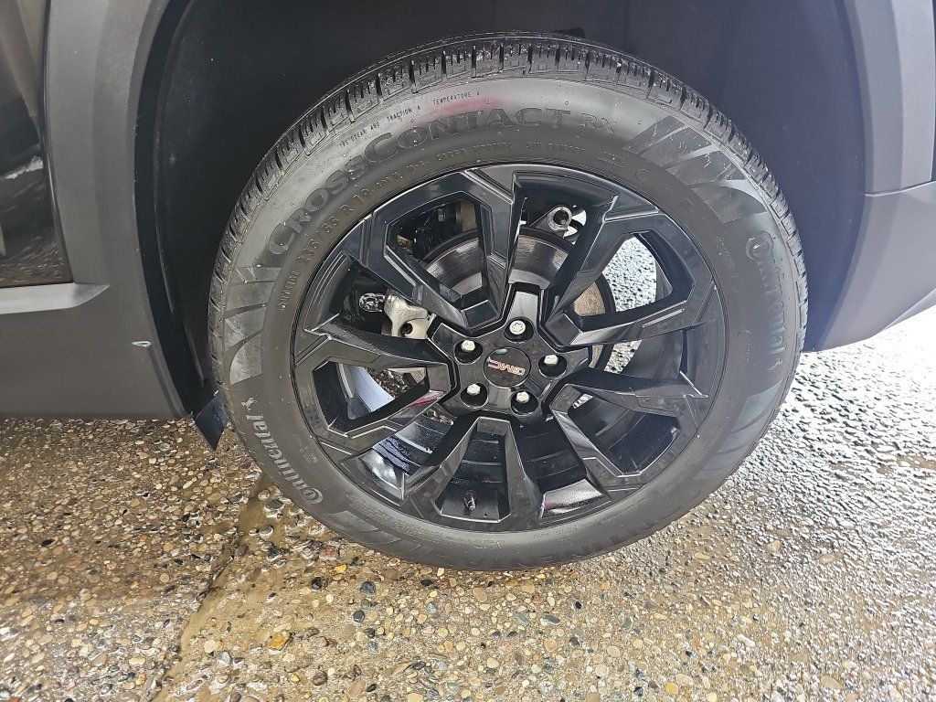 Certified 2025 GMC Terrain Elevation w/ Black Edition AWD/4WD image 38