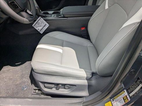 New 2025 Toyota Camry SE image 4