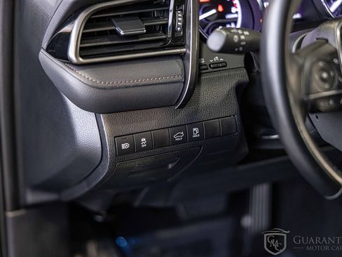 Used 2020 Toyota Camry XLE image 20