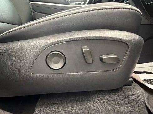 Used 2025 Buick Enclave Preferred AWD/4WD image 15