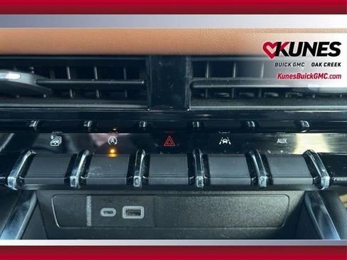 Used 2023 GMC Canyon AT4 w/ Canyon Safety Plus Package image 19