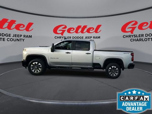 Used 2022 Chevrolet Silverado 2500 Custom w/ Custom Value Package image 6