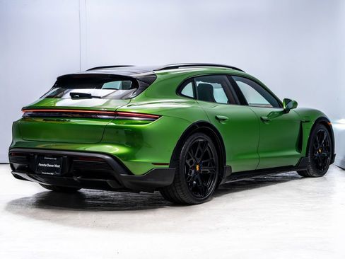 Used 2022 Porsche Taycan Turbo S image 7