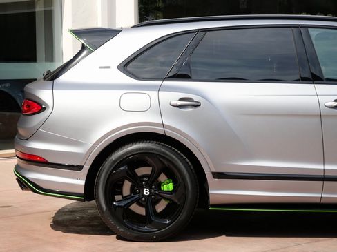 New 2025 Bentley Bentayga image 12