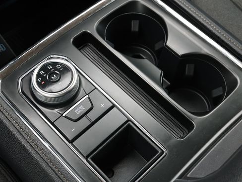 Used 2024 Ford Expedition XLT RWD image 23