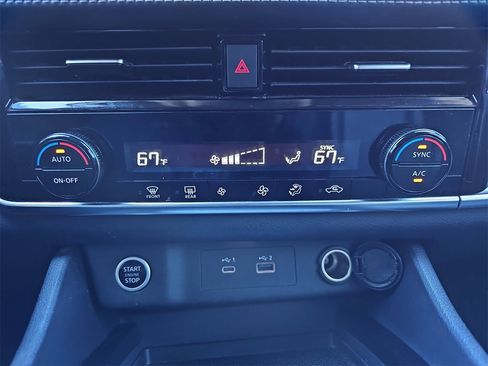 Used 2021 Nissan Rogue SV image 20