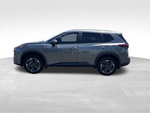 Used 2025 Nissan Rogue SV w/ SV Premium Package FWD image 4