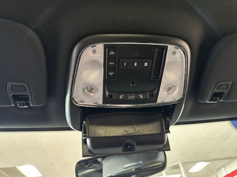Certified 2022 Jeep Grand Cherokee Limited AWD/4WD image 34