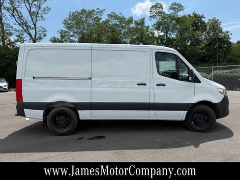 Used 2026 Mercedes-Benz Sprinter 2500 image 4