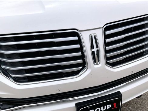 Used 2017 Lincoln Navigator Select AWD/4WD image 30