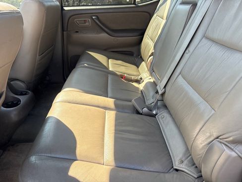 Used 2007 Toyota Sequoia SR5 w/ Preferred Pkg w/ Heated Seats AWD/4WD image 14