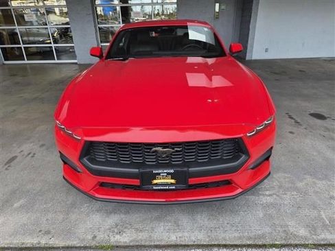 Used 2025 Ford Mustang Premium image 2