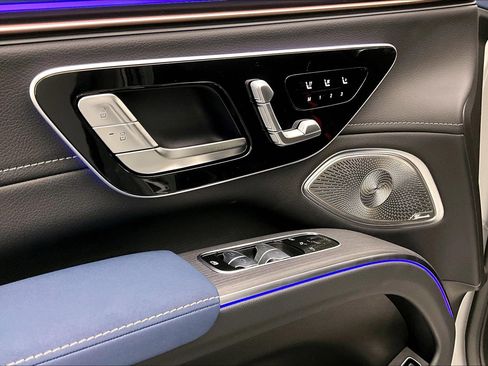New 2026 Mercedes-Benz EQS 400 4MATIC SUV image 13