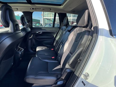 Used 2020 Volvo XC90 T6 Momentum image 7