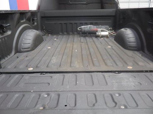 Used 2022 Ford F250 Platinum w/ FX4 Off-Road Package AWD/4WD image 29