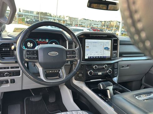 Used 2022 Ford F150 Limited image 16