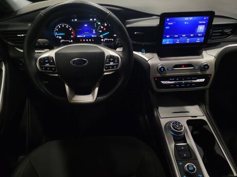 Used 2021 Ford Explorer XLT AWD/4WD image 22
