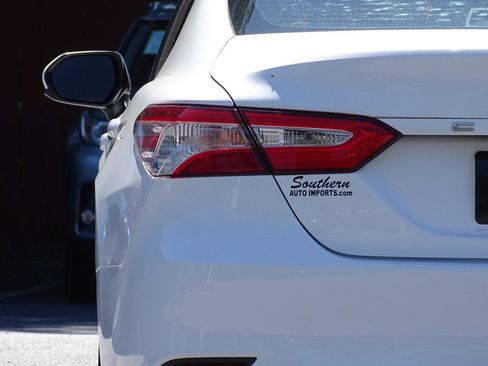 Used 2019 Toyota Camry LE FWD image 15