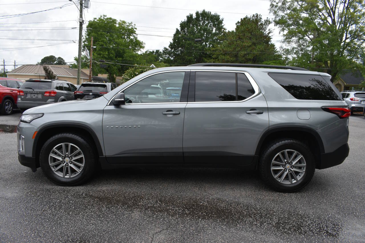 Used 2023 Chevrolet Traverse LT w/ LPO, Cargo Package AWD/4WD image 4