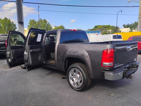 Used 2010 GMC Sierra 1500 SLE w/ Regional Value Package image 4