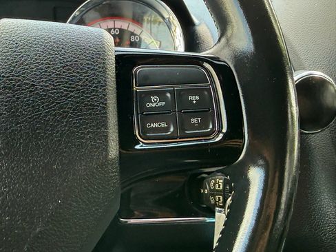 Used 2020 Dodge Grand Caravan SXT FWD image 33
