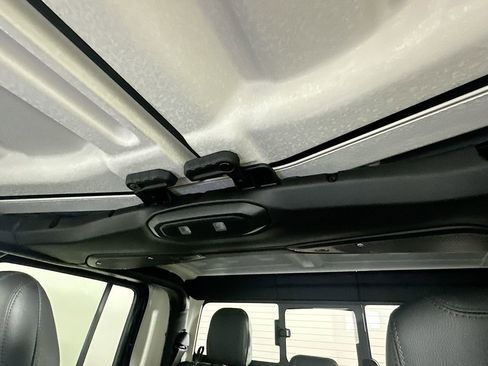 New 2026 Jeep Gladiator Sahara image 14